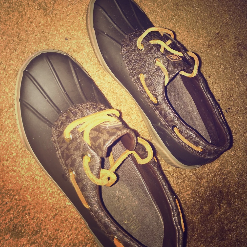 Sale ‼️🤩🥳MICHAEL KORS SHOES/sneakers